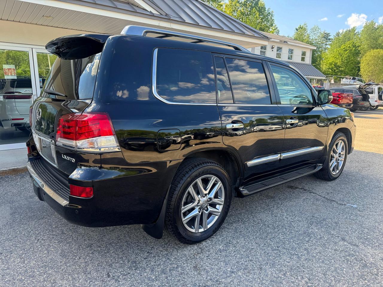 2015 LEXUS LX