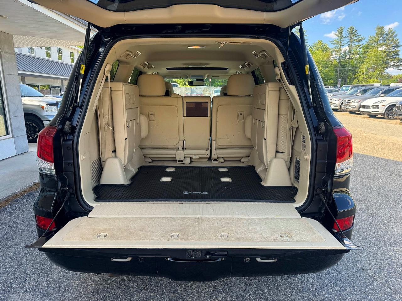 2015 LEXUS LX
