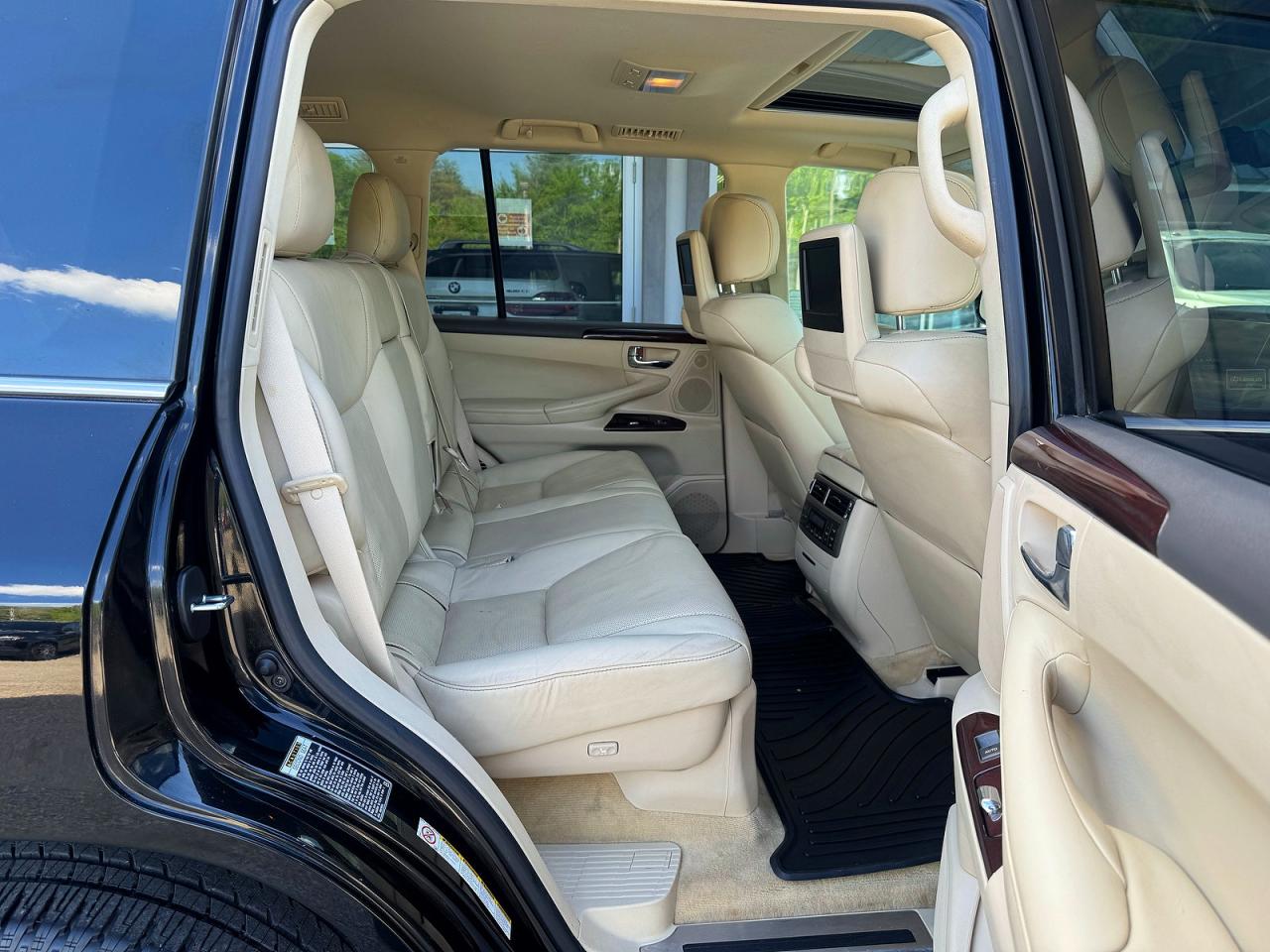 2015 LEXUS LX