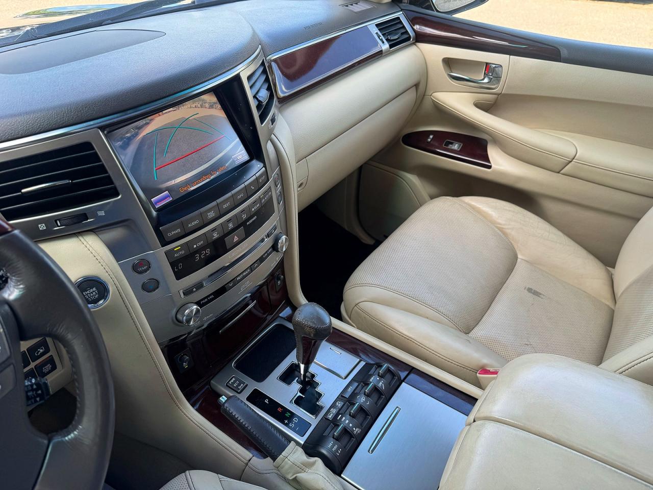 2015 LEXUS LX