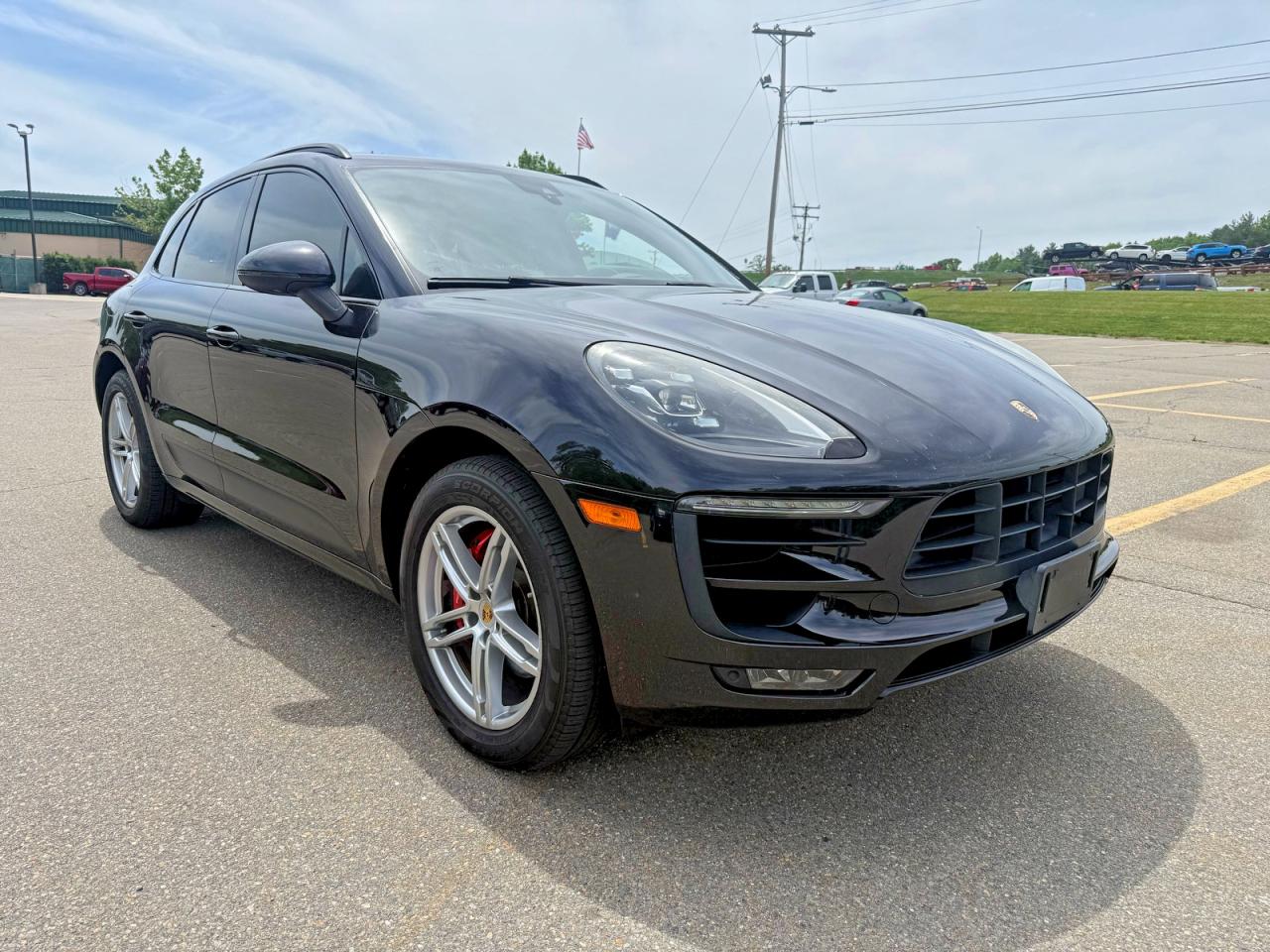 2017 PORSCHE MACAN — ?