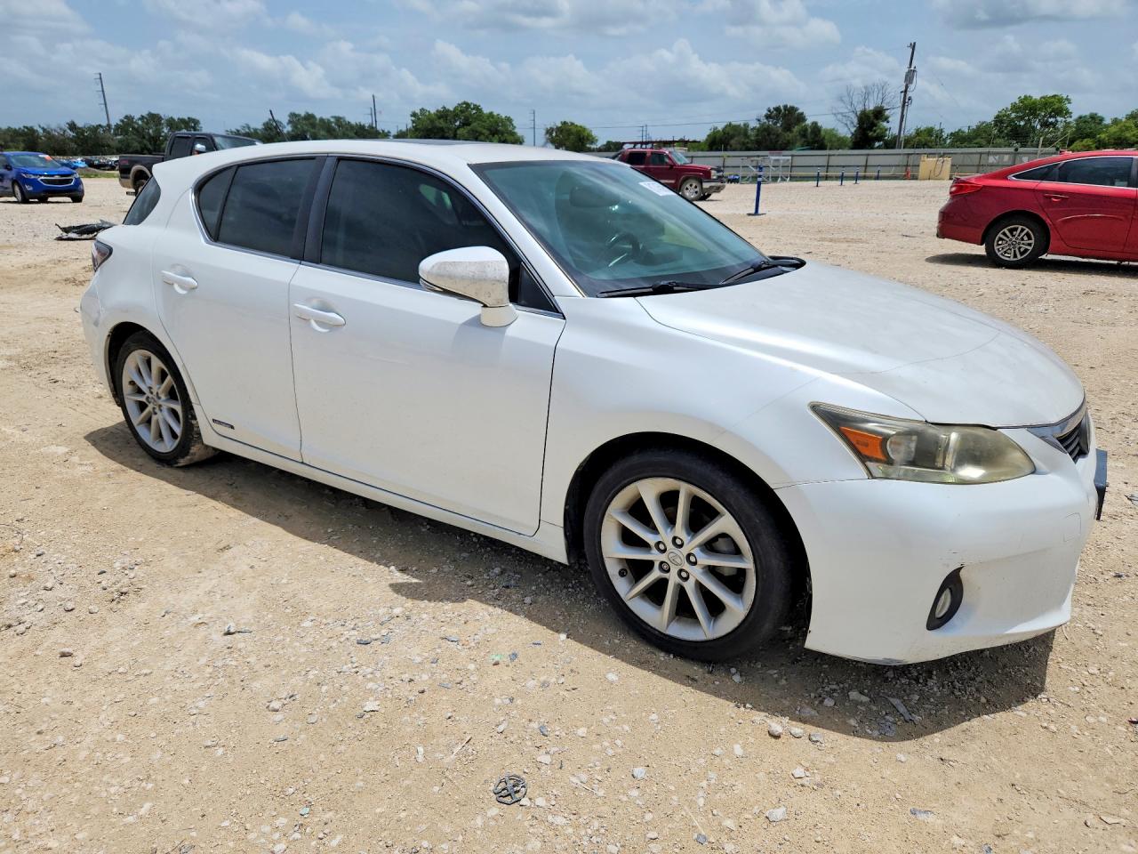 2013 LEXUS ZWA10L CT — ?
